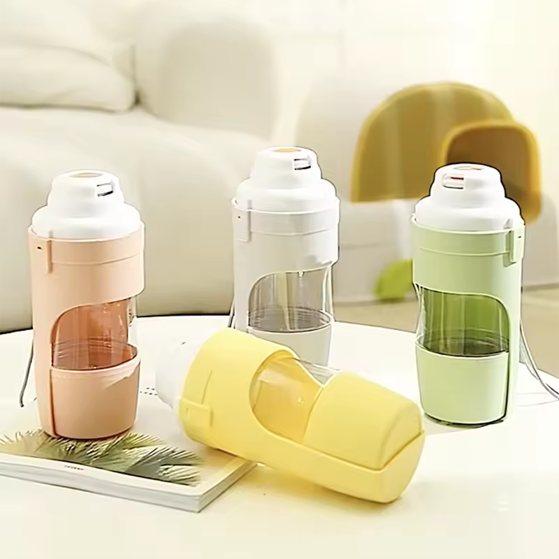 2-in-1 Portable Dog Water Bottle & Treat Cup – One-Click, Leak-Proof Queenkong