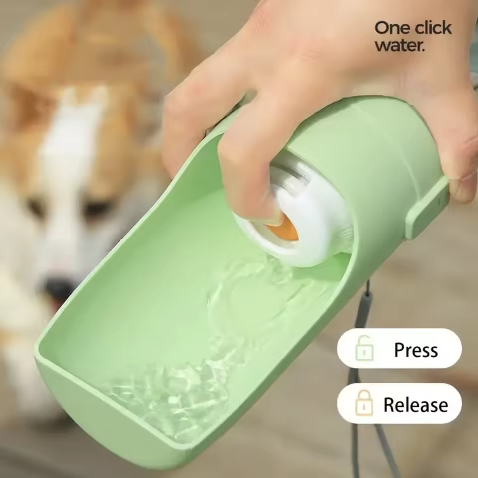 2-in-1 Portable Dog Water Bottle & Treat Cup – One-Click, Leak-Proof Queenkong